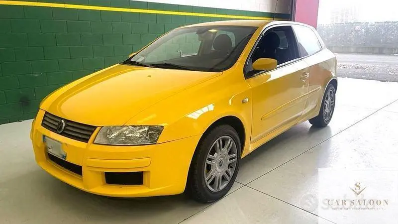 Usata Fiat Stilo Abarth 170 CV (125 kW) 2001 Giallo Berlina