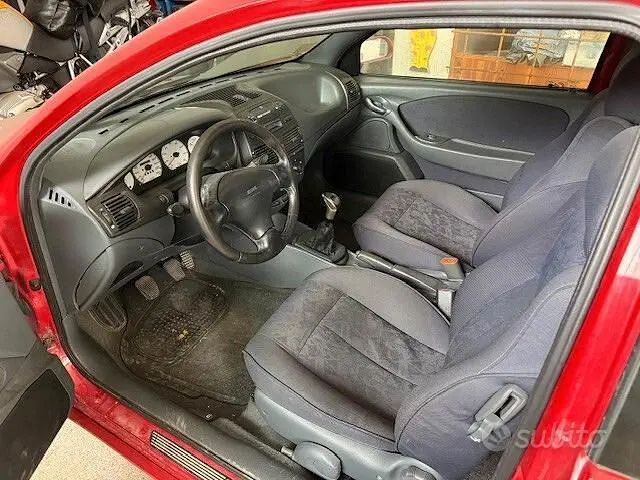 Begagnad Fiat Brava 147 HK (108 kW) 1995 Röd Halvkombi