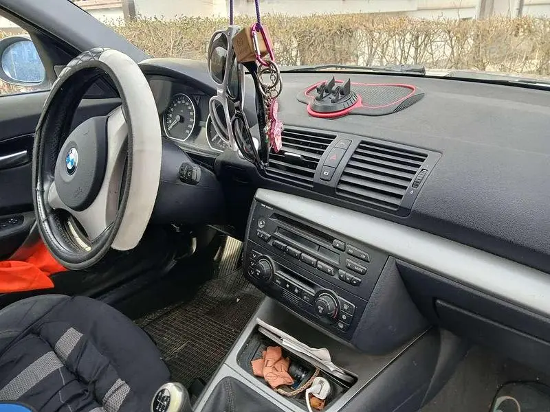 Usata BMW 118 122 CV (89 kW) 2005 Argento Utilitaria