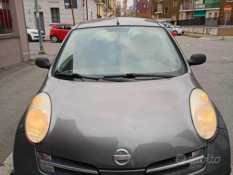 Begagnad Nissan Micra 86 HK (63 kW) 2006 Grå Sedan