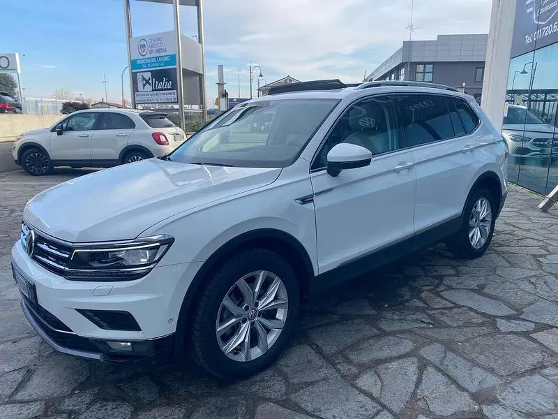 Begagnad VW Tiguan Allspace 150 HK (110 kW) 2020 Vit SUV