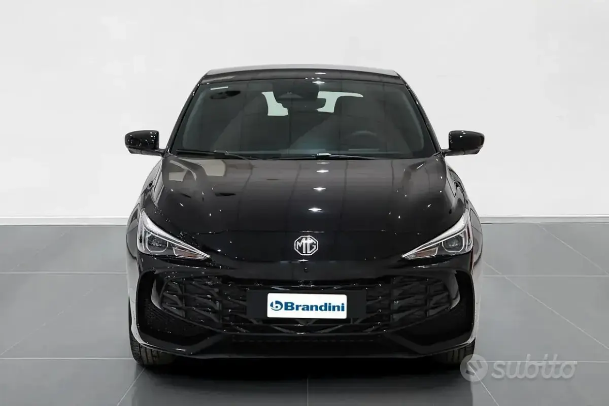 Nuova MG MG3 Luxury 102 CV (75 kW) 2026 Pebble black Utilitaria