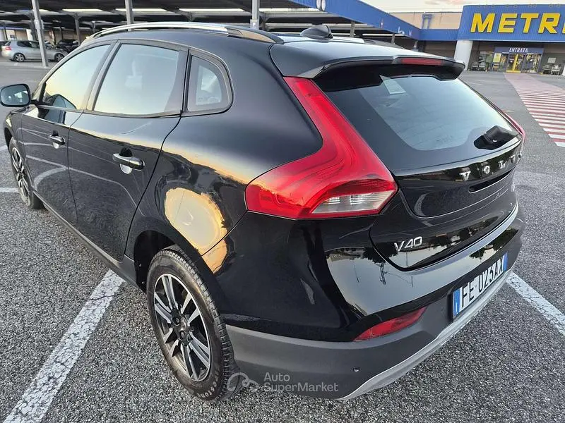 Usata Volvo V40 CC Business Edition 120 CV (88 kW) 2016 Nero Station wagon