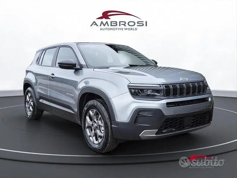 Nuova Jeep Avenger Longitude 101 CV (74 kW) 2025 Grigio SUV