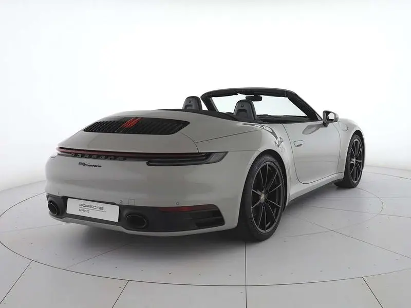 Usata Porsche 911 Carrera Cabriolet 385 CV (283 kW) 2024 Grigio gesso Cabrio