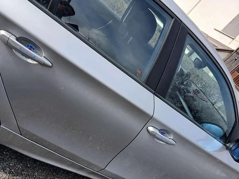 Usata BMW 118 122 CV (89 kW) 2005 Argento Utilitaria