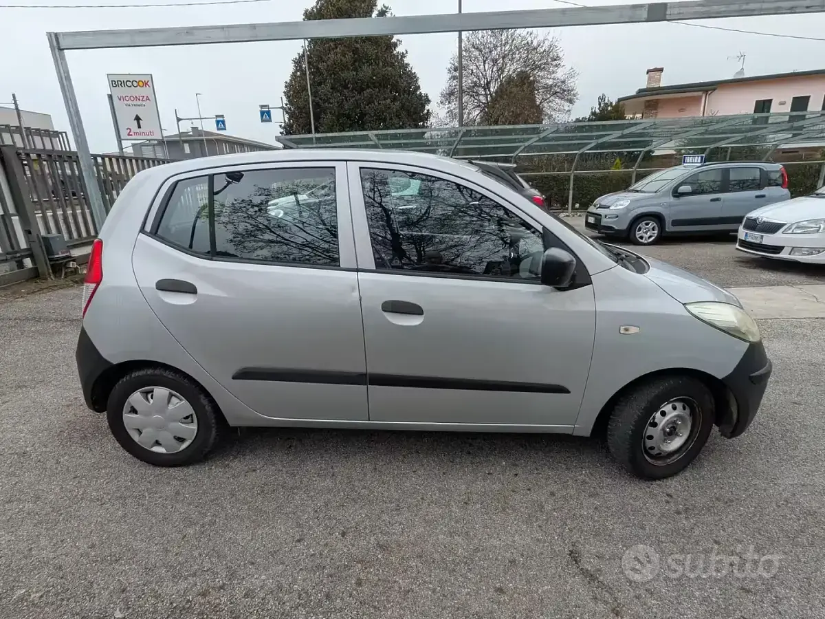 Begagnad Hyundai i10 Classic 66 HK (48 kW) 2011 Grå Halvkombi