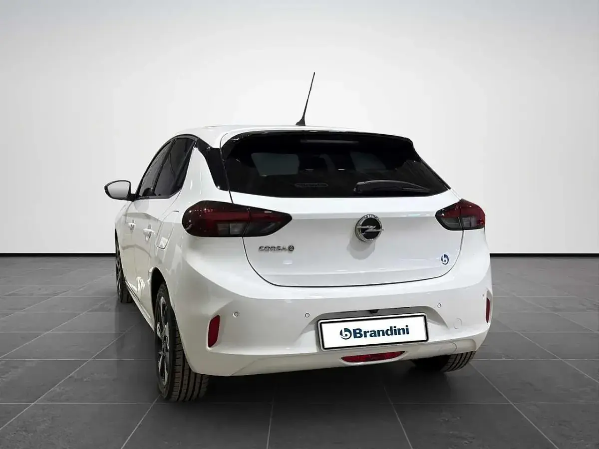 Usata Opel Corsa-e Elegance 56 kW (77 CV) 2021 Bianco Utilitaria