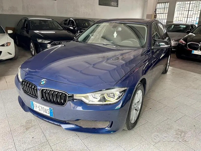 Usata BMW 318 Advantage 150 CV (110 kW) 2018 Blu Berlina