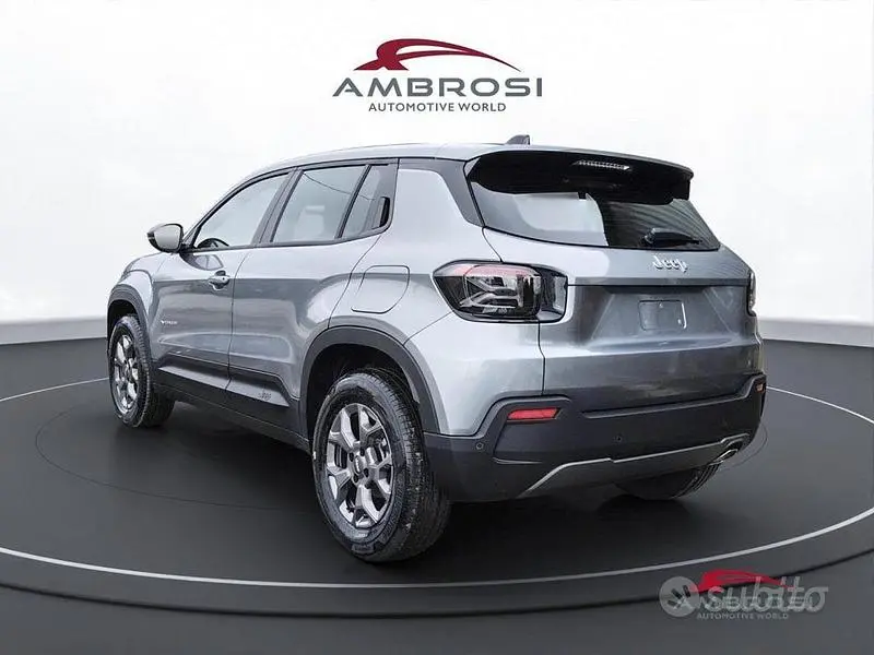 Nuova Jeep Avenger Longitude 101 CV (74 kW) 2025 Grigio SUV
