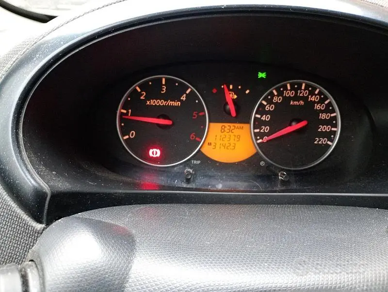 Begagnad Nissan Micra 86 HK (63 kW) 2006 Grå Sedan