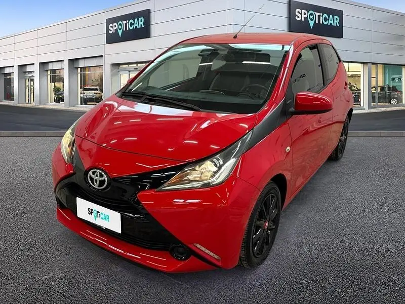 Brugt Toyota Aygo X-play 69 HK (50 kW) 2017 Rød Hatchback
