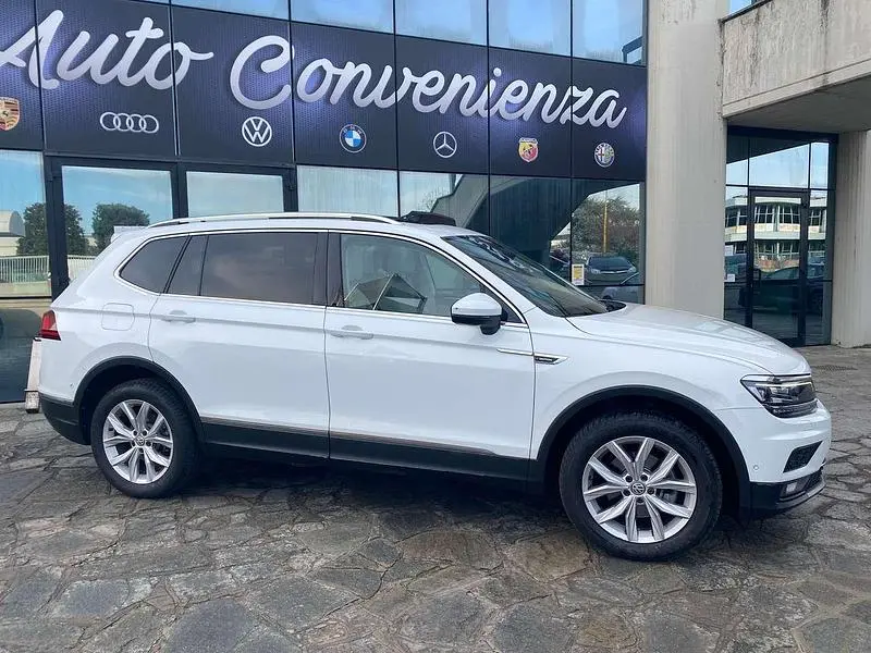 Begagnad VW Tiguan Allspace 150 HK (110 kW) 2020 Vit SUV