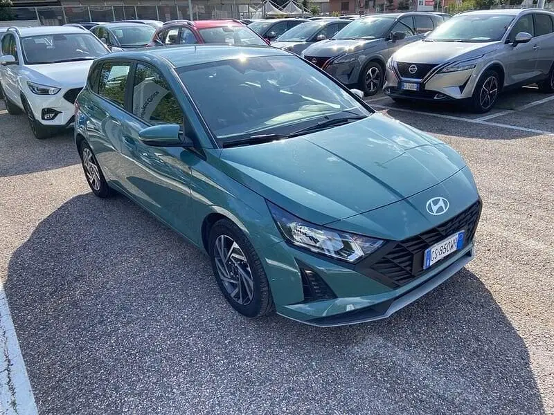 Begagnad Hyundai i20 83 HK (61 kW) 2024 Grön Sedan