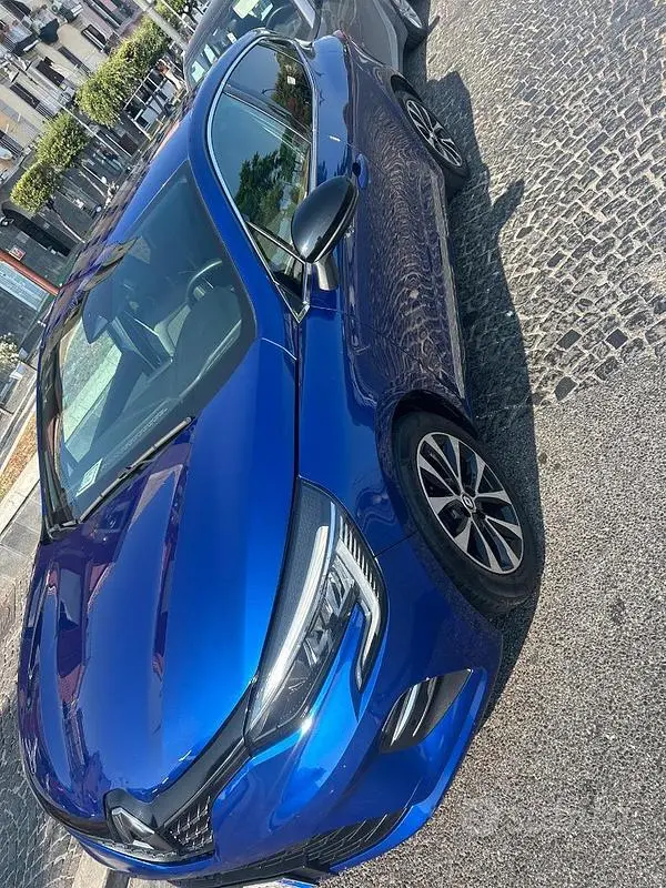 Käytetty Renault Clio V 101 HP (74 kW) 2022 Sedan
