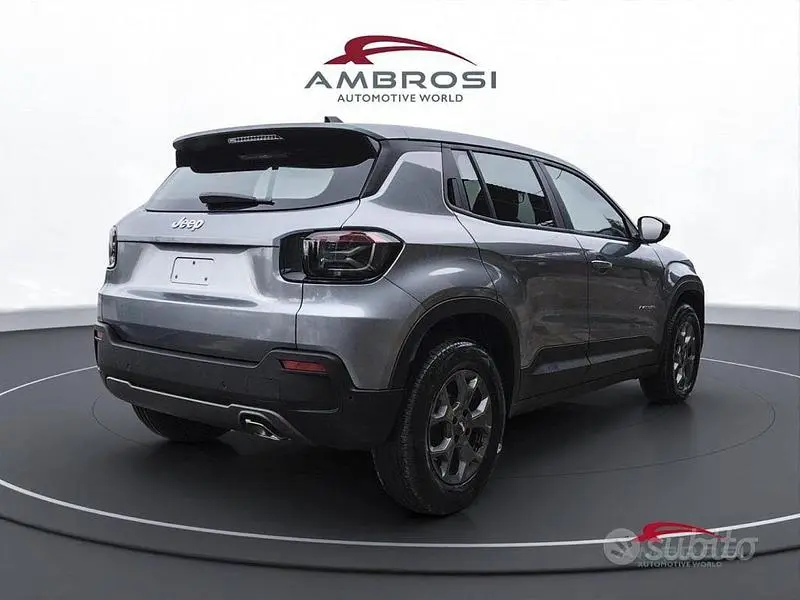 Nuova Jeep Avenger Longitude 101 CV (74 kW) 2025 Grigio SUV