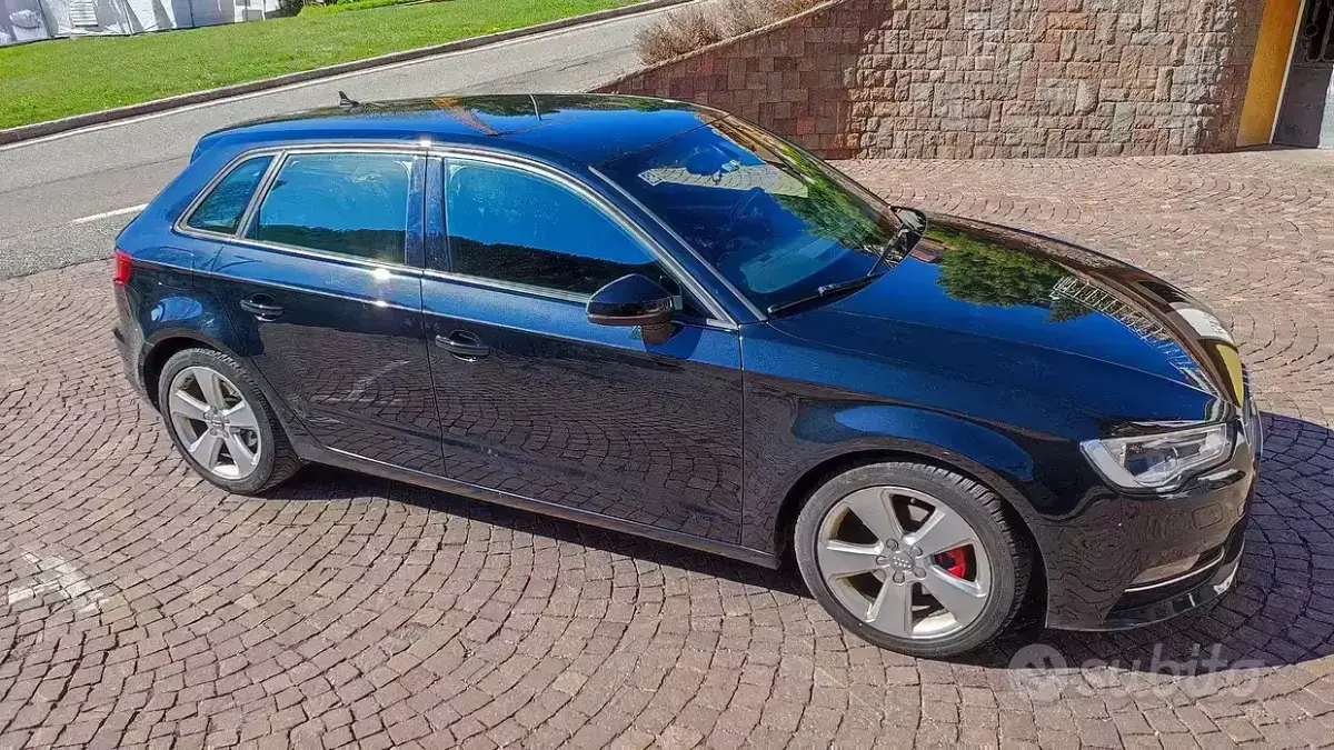 Usado Audi A3 Ambition 150 CV (110 kW) 2013 Negro Berlina