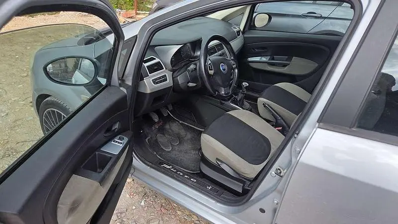 Usata Fiat Grande Punto Dynamic 90 CV (66 kW) 2006 Argento Utilitaria