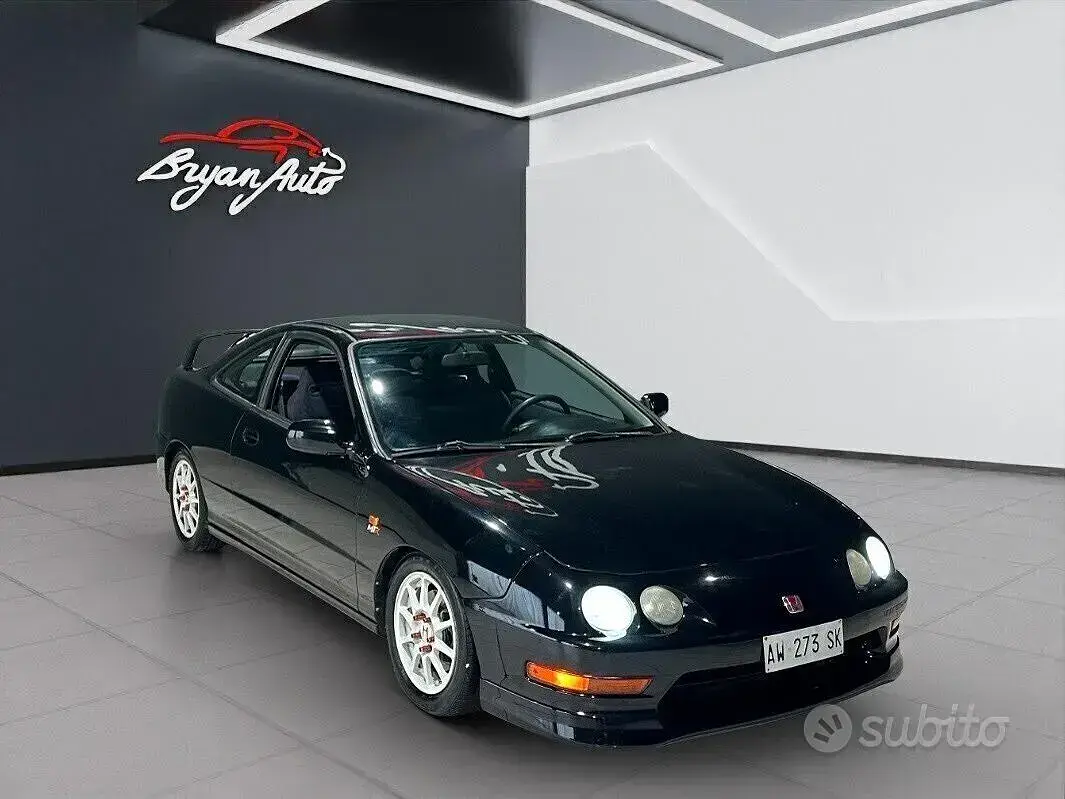 Käytetty Honda Integra Type R 190 HP (139 kW) 1998 Musta Coupe - kaksiovinen