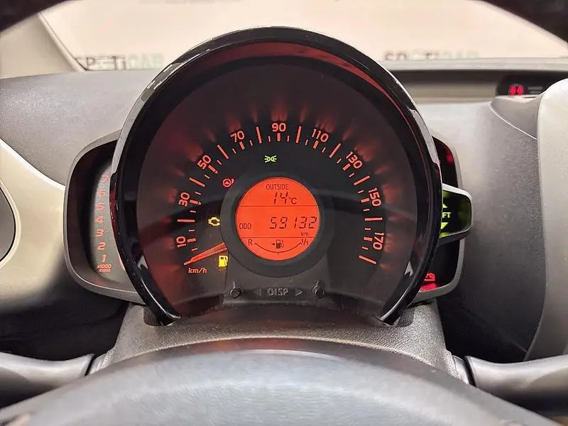 Brugt Toyota Aygo X-play 69 HK (50 kW) 2017 Rød Hatchback