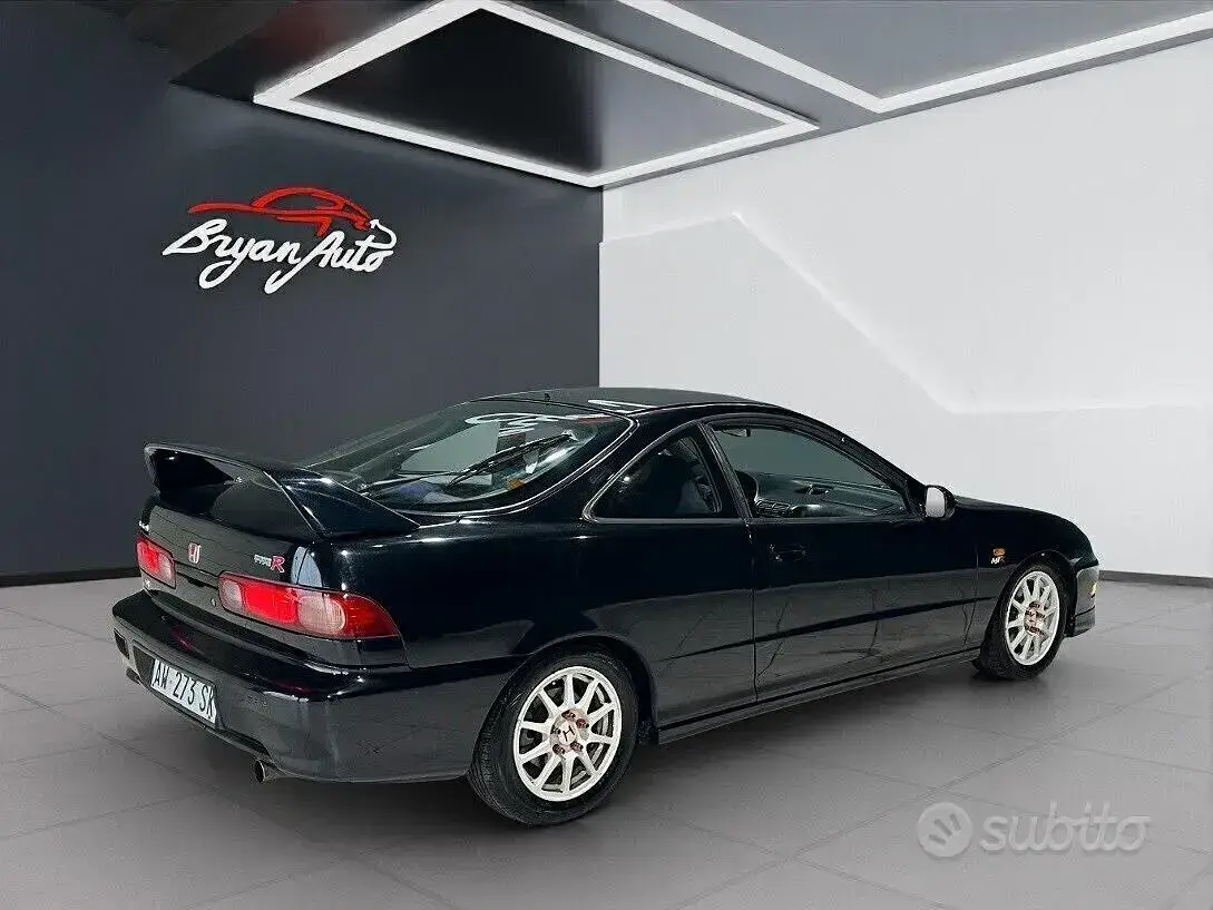 Käytetty Honda Integra Type R 190 HP (139 kW) 1998 Musta Coupe - kaksiovinen