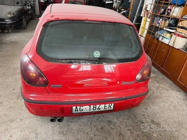 Begagnad Fiat Brava 147 HK (108 kW) 1995 Röd Halvkombi