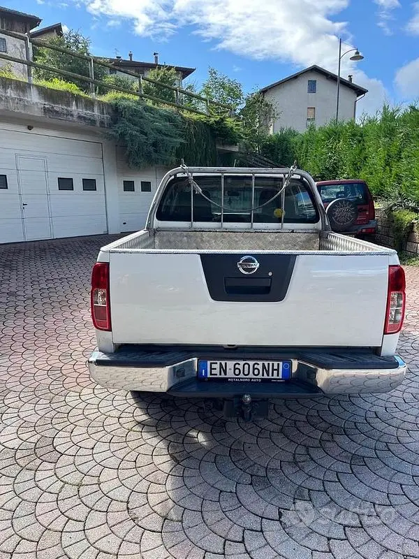 Gebraucht Nissan Navara 190 PS (139 kW) 2012 Weiß Pickup
