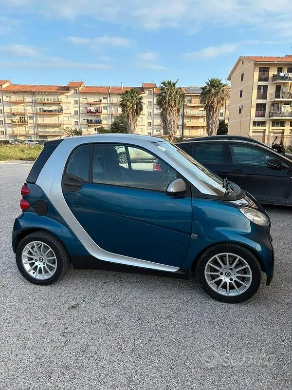 Begagnad Smart ForTwo Coupé 71 HK (52 kW) 2010 Blå Sportkupé