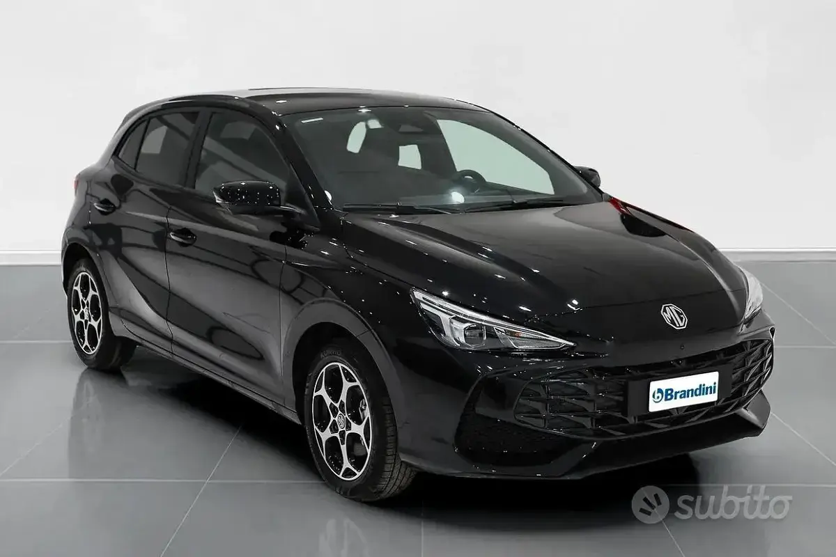 Nuova MG MG3 Luxury 102 CV (75 kW) 2026 Pebble black Utilitaria