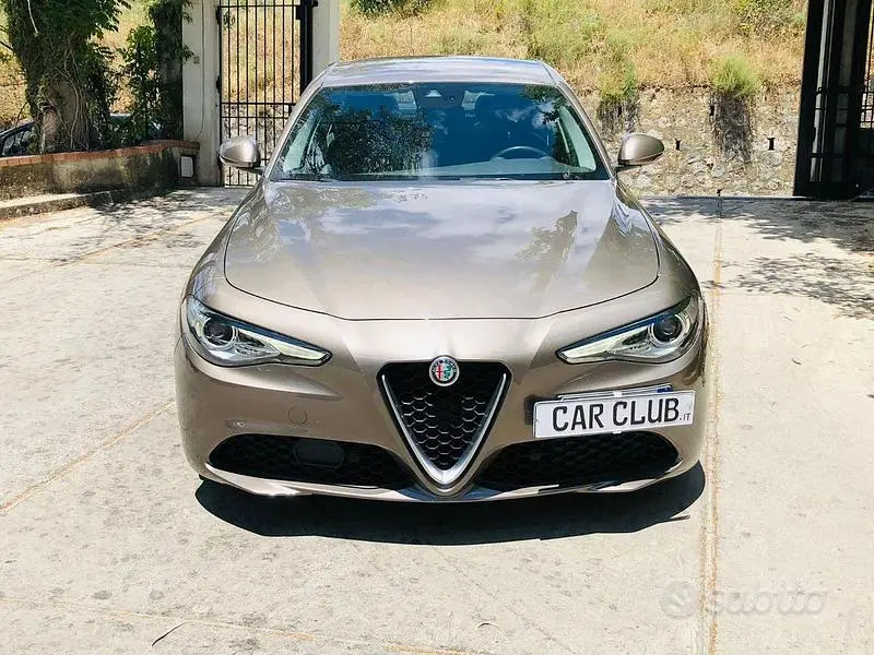 Occasion Alfa Romeo Giulia Veloce 180 ch (132 kW) 2019 Gris Berline