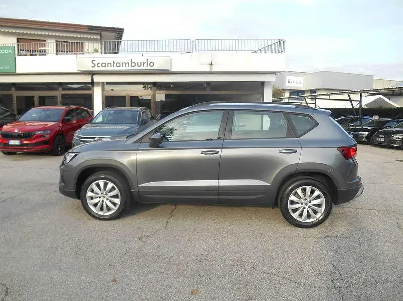 Usado Seat Ateca Business 150 CV (110 kW) 2024 Gris SUV