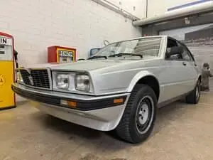Usata Maserati 420 185 CV (136 kW) 1985 Argento Berlina