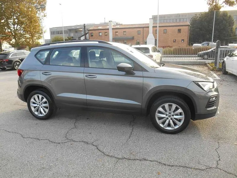 Usado Seat Ateca Business 150 CV (110 kW) 2024 Gris SUV