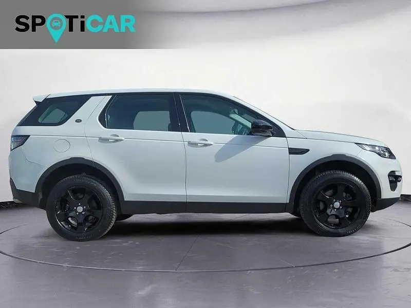 Usado Land Rover Discovery 5 Pure 150 HP (110 kW) 2019 Branco SUV