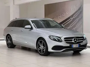 Begagnad Mercedes E200