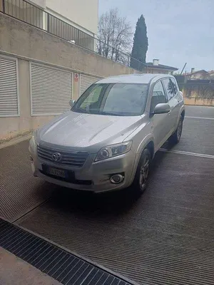 Begagnad Toyota RAV4