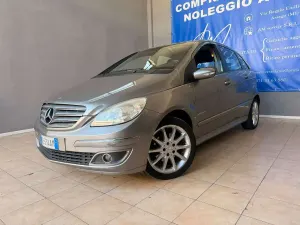Begagnad Mercedes B200