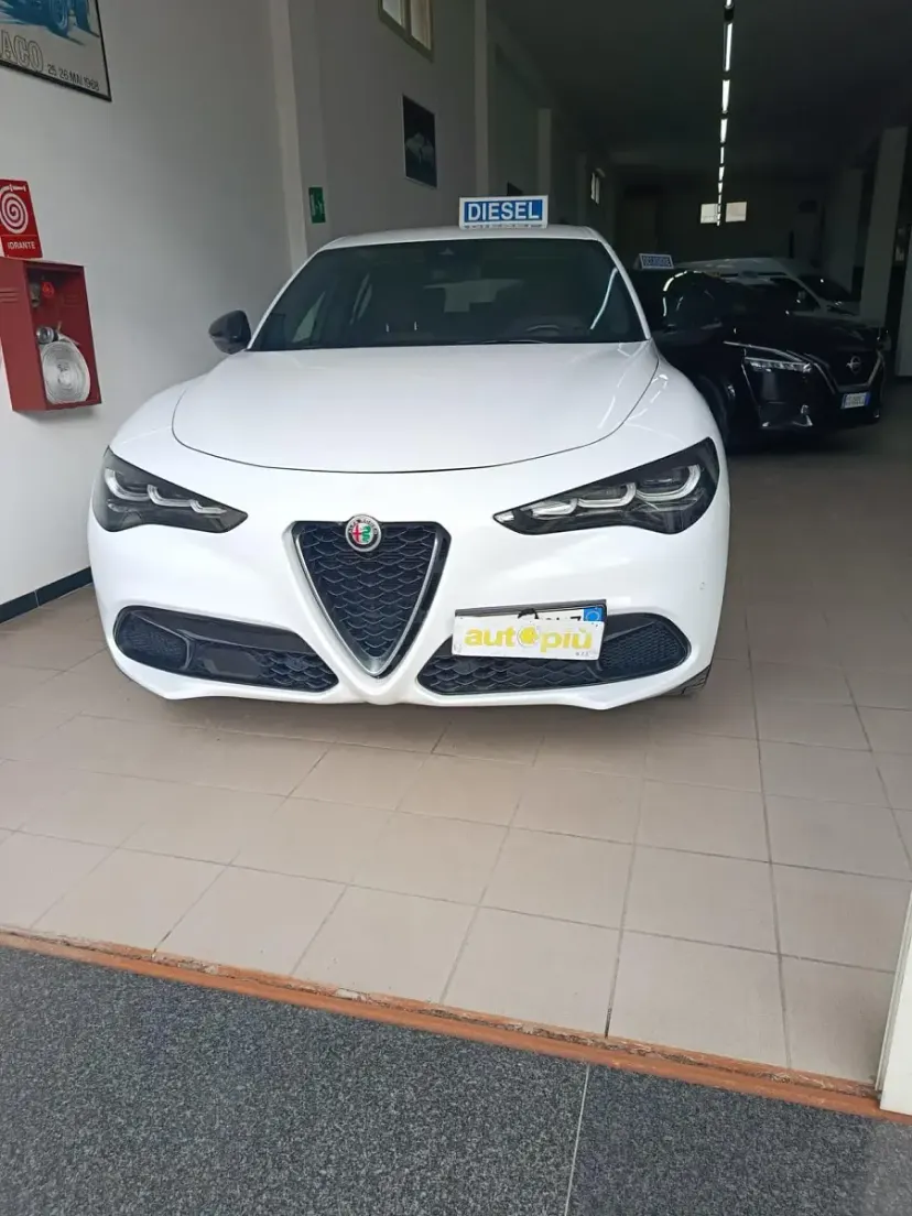 Usata Alfa Romeo Stelvio Ti 160 CV (117 kW) 2023 Bianco SUV