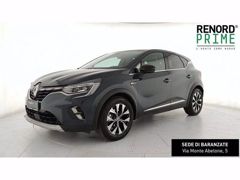 Usata Renault Captur Techno 143 CV (105 kW) 2024 Blu scuro SUV
