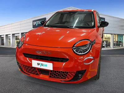 Usata Fiat 600 La Prima 114 kW (156 CV) 2024 Arancione SUV