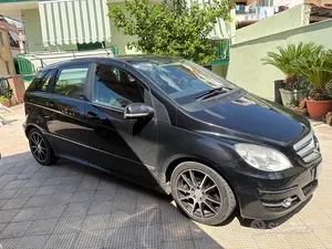 Begagnad Mercedes B200