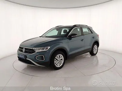 Usado VW T-Roc Life 150 CV (110 kW) 2025 Gris SUV