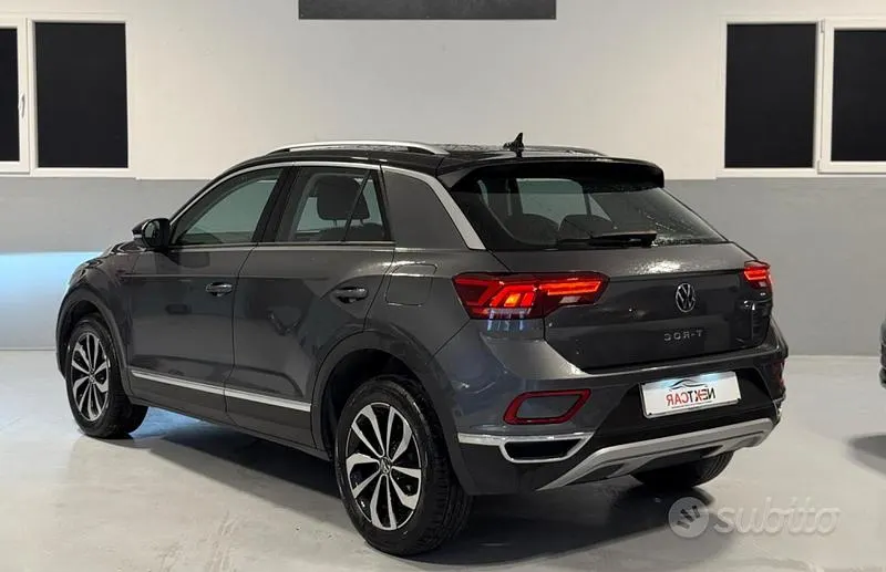 Usata VW T-Roc Style 150 CV (110 kW) 2023 Grigio SUV
