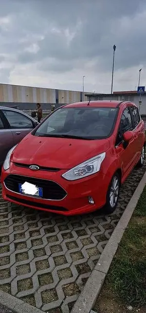 Begagnad Ford B-MAX