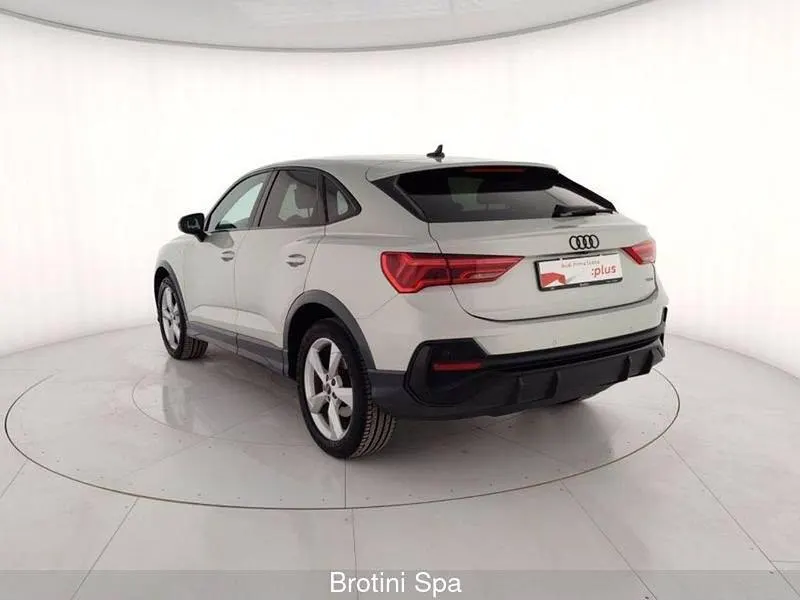 Usata Audi Q3 Sportback S-Line 245 CV (180 kW) 2021 Grigio metallizzato SUV