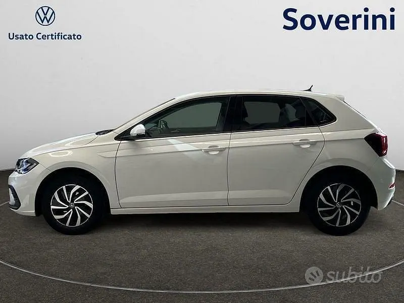 Usata VW Polo Life 95 CV (69 kW) 2023 Bianco Utilitaria