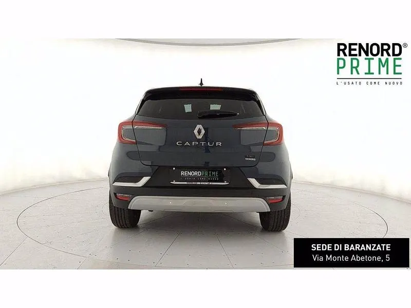 Usata Renault Captur Techno 143 CV (105 kW) 2024 Blu scuro SUV