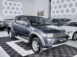 Begagnad Mitsubishi L200