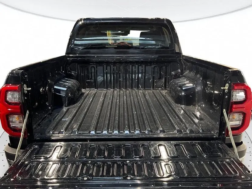 Usata Toyota HiLux Executive 150 CV (110 kW) 2021 Nero Pick-up