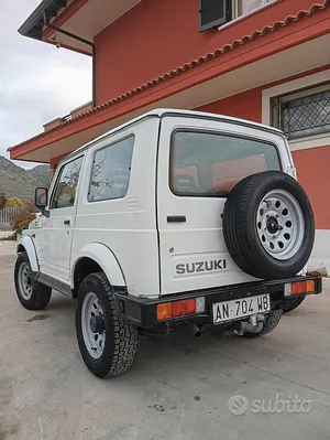 Usata Suzuki Samurai